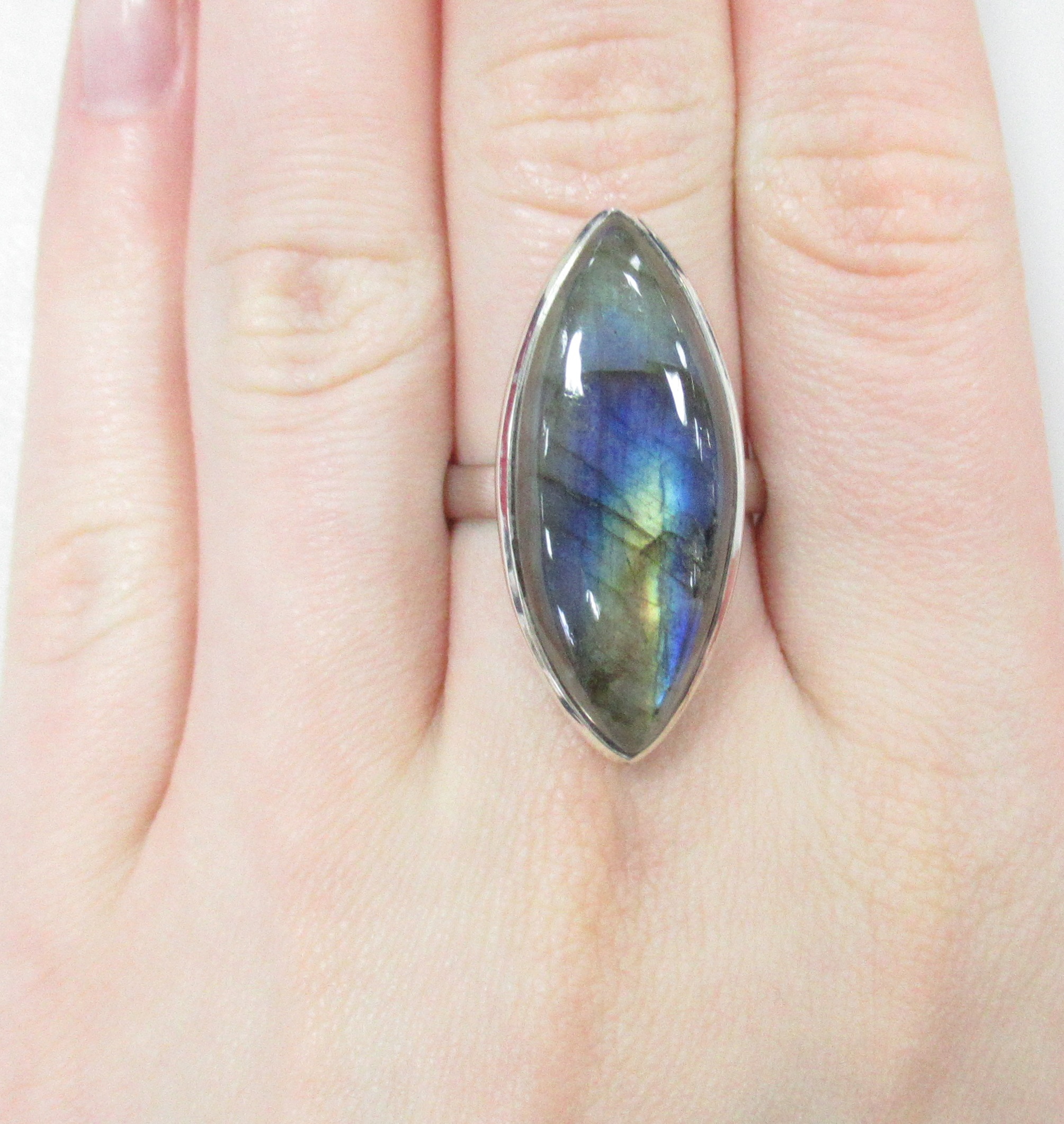 Серебряное кольцо 925 пробы; вставки 1 Лабрадорит 19,79ct;